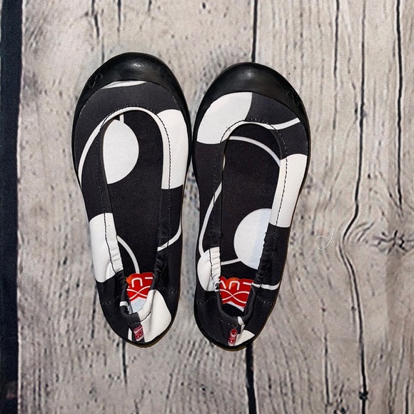 Luv Footwear Dream Flat Black Large Lunar Dot Youth Size 12 - Picture 1 of 14